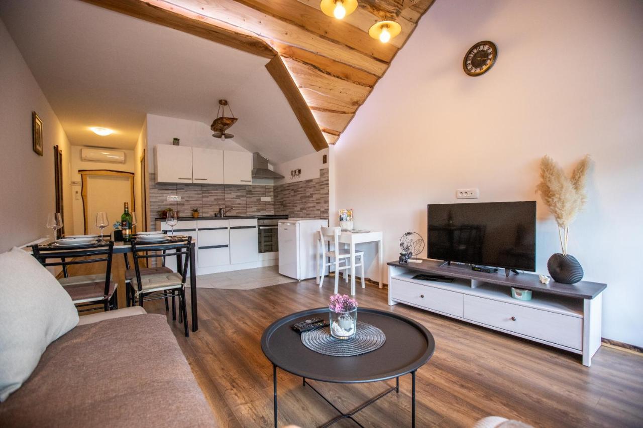 Apartman Mila Josipdol Kültér fotó