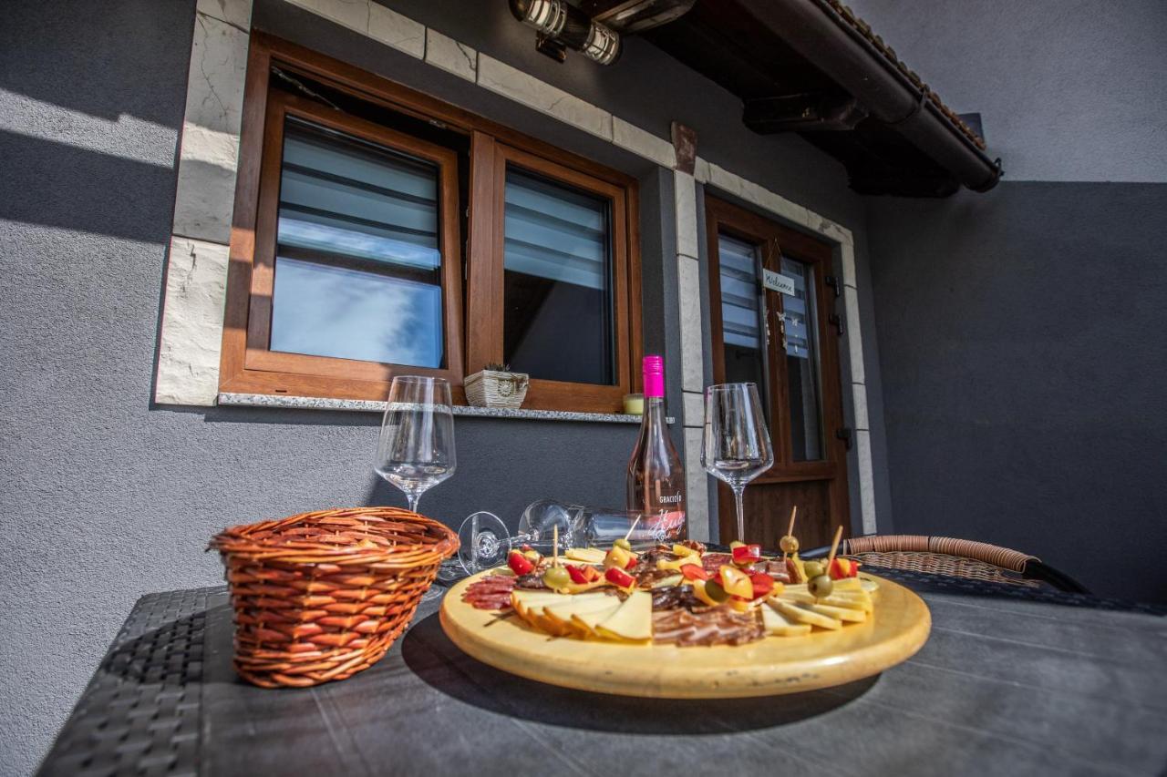 Apartman Mila Josipdol Kültér fotó